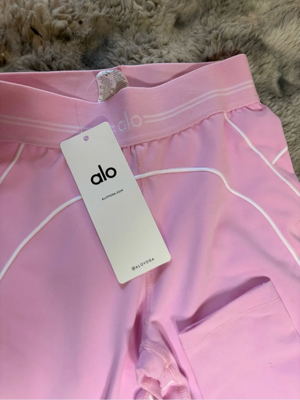 ALO Yoga Pink Women’s Two Piece Set